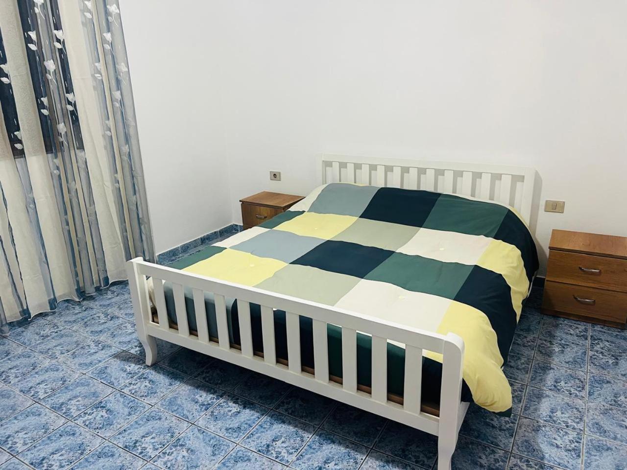Casa Immersa Nel Vlorë
